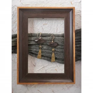 Handcrafted vintage earrings made of floral wood, blending Zen-inspired charm and rustic