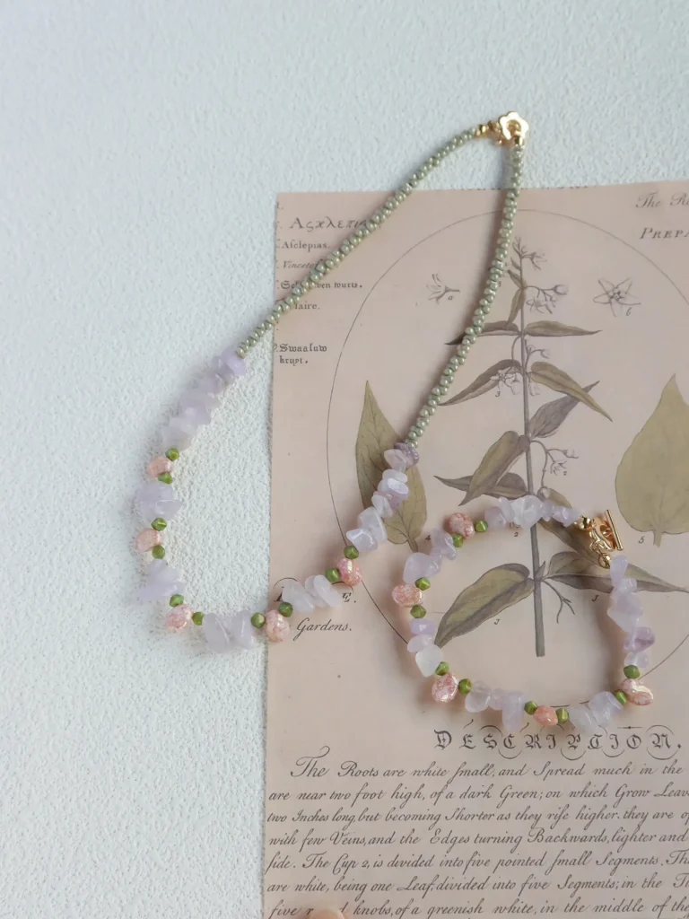  handcrafted vintage amethyst bracelet and necklace set with Czech beads, revealing their unique artistic charm.