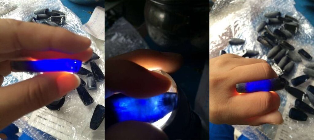 36 blue corundum stones with a total weight of 1 kilogram