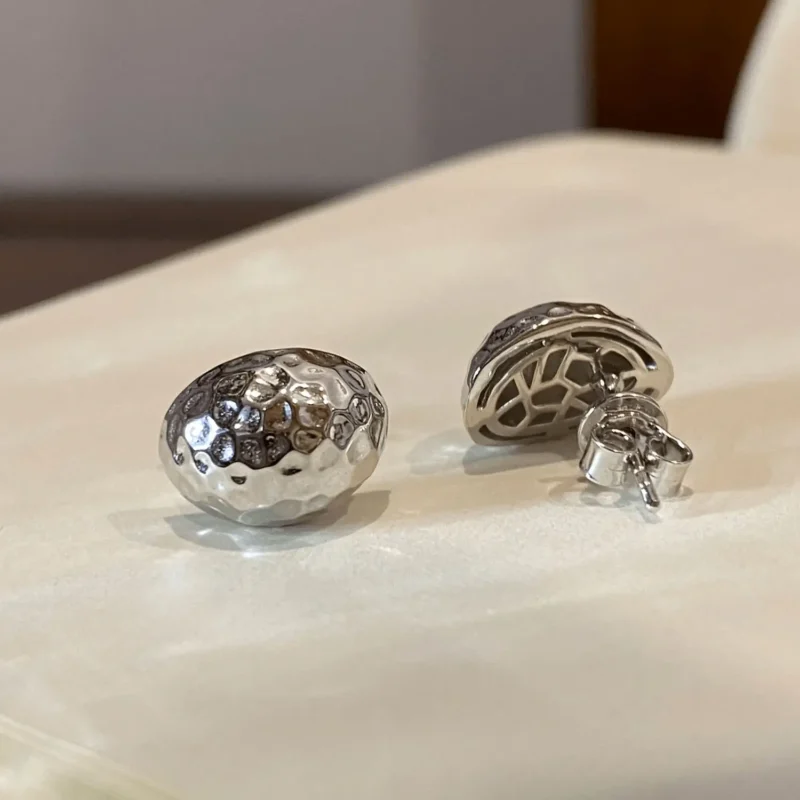 Curved 925 silver stud earrings with dustproof design, offering a polished and professional look for daily office wear.