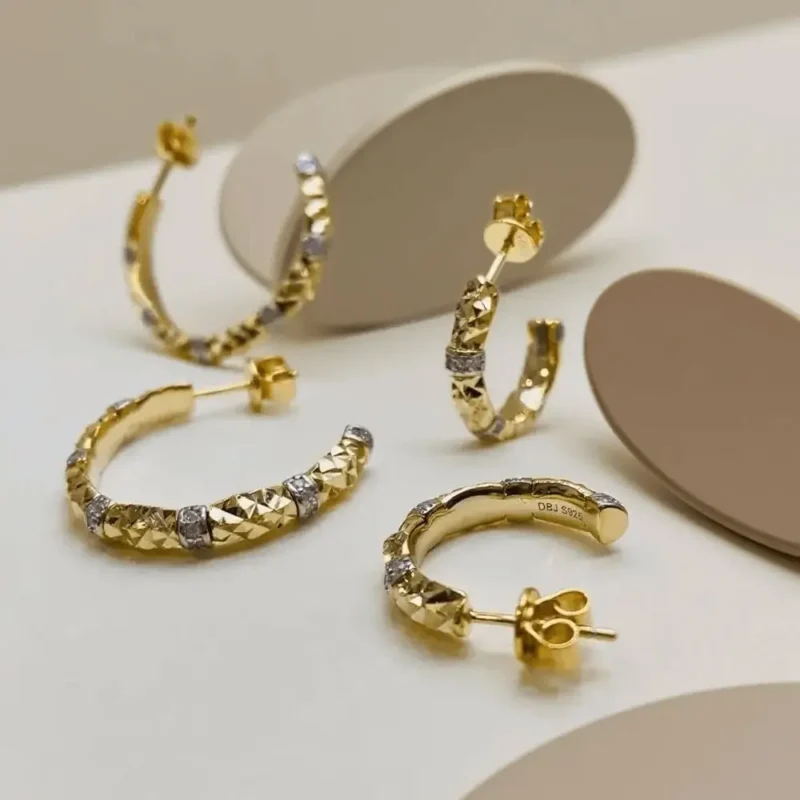 925 sterling silver earrings feature a minimalist autumn-inspired design for women’s daily wear.
