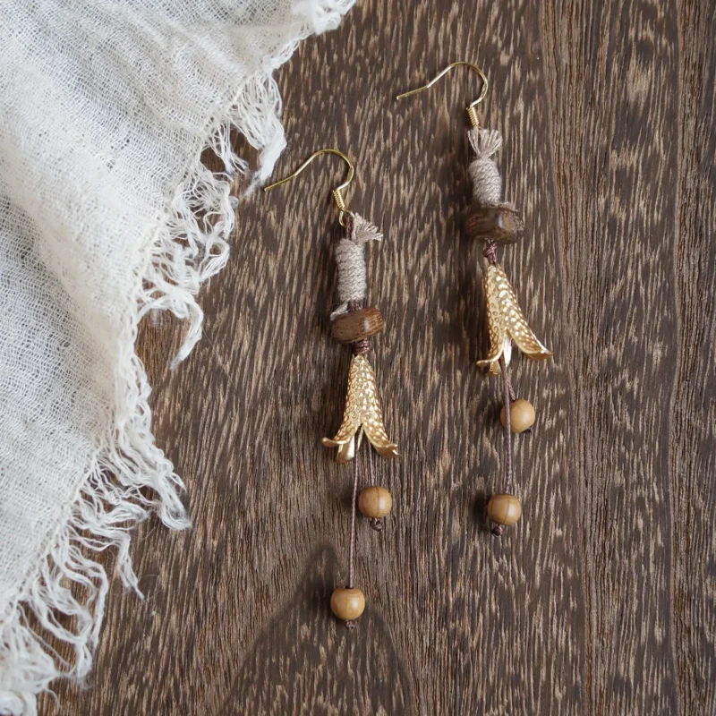 9cm Japanese earrings feature liudao wood and a unique handmade design for travel.