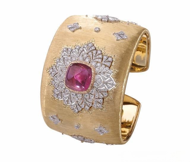 Gemstone metal ring with brushed finish showcasing subtle texture using Jewelry Metal Texturing Techniques