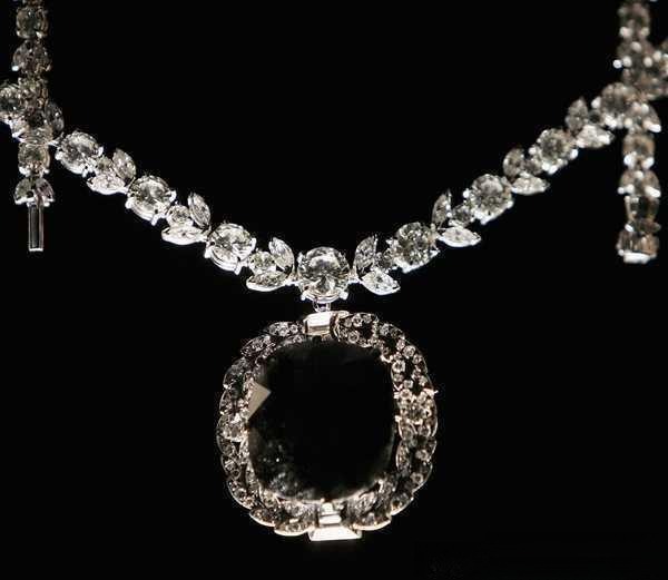 Black diamond pendant necklace, elegant handcrafted jewelry design