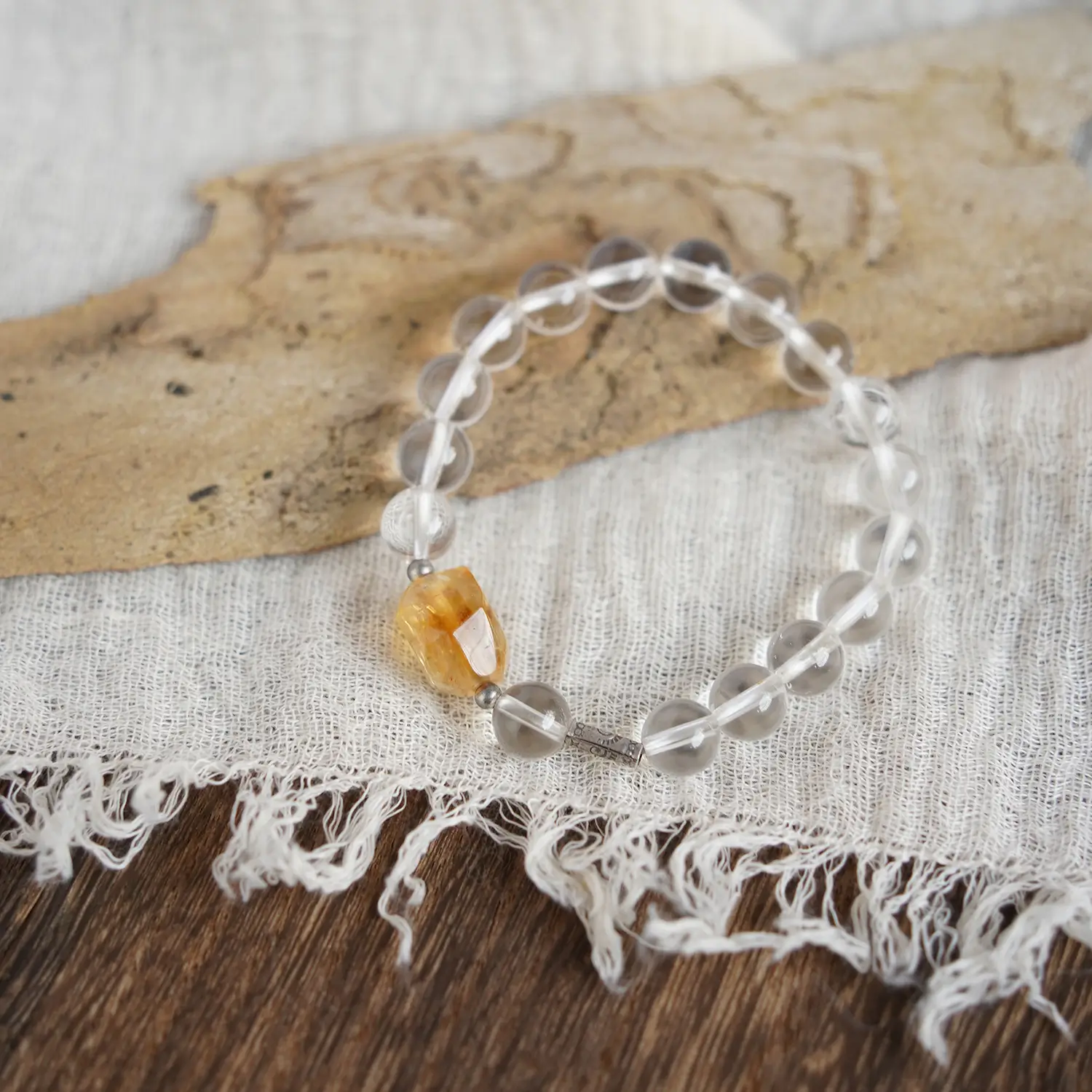 Minimalist stretch bracelet with handmade 925 sterling silver, perfect for gifting.
