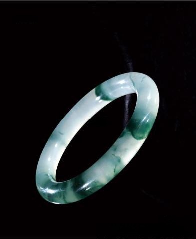 Peonyjewels jade bangle, expertly crafted with high-quality jadeite, showcasing elegant design and superior craftsmanship.