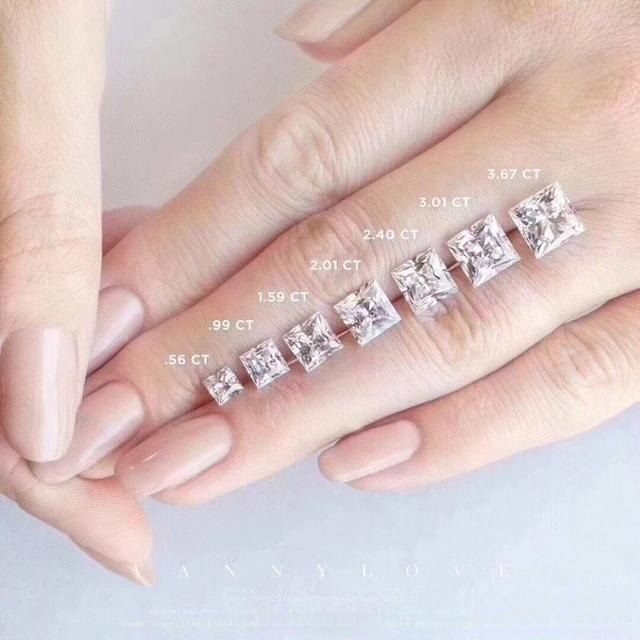 Visual guide from the Women’s Jewelry Size Guide showing how different sizes of princess cut diamonds look when worn on the finger.