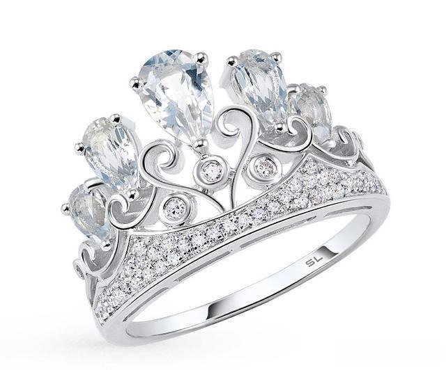 A royal-style ring where the stone seamlessly integrates into the band, creating a regal and cohesive design that enhances its overall elegance and sophistication.