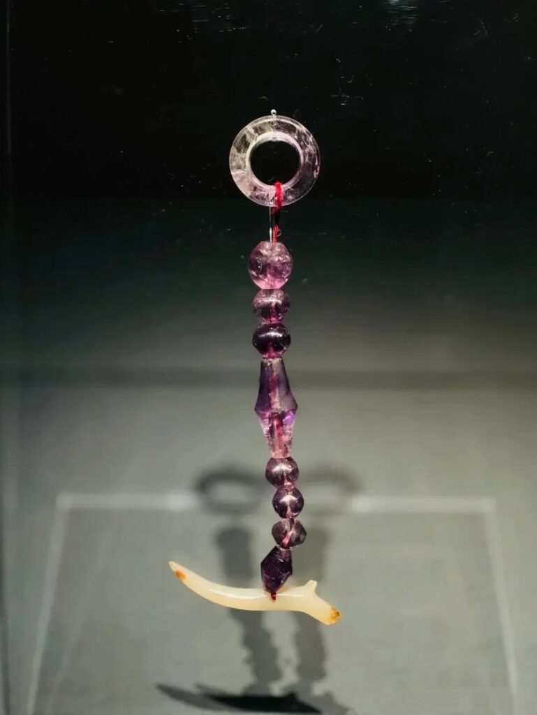 A crystal artifact from the Warring States period, showcasing the advanced craftsmanship that reached new heights in ancient China.
