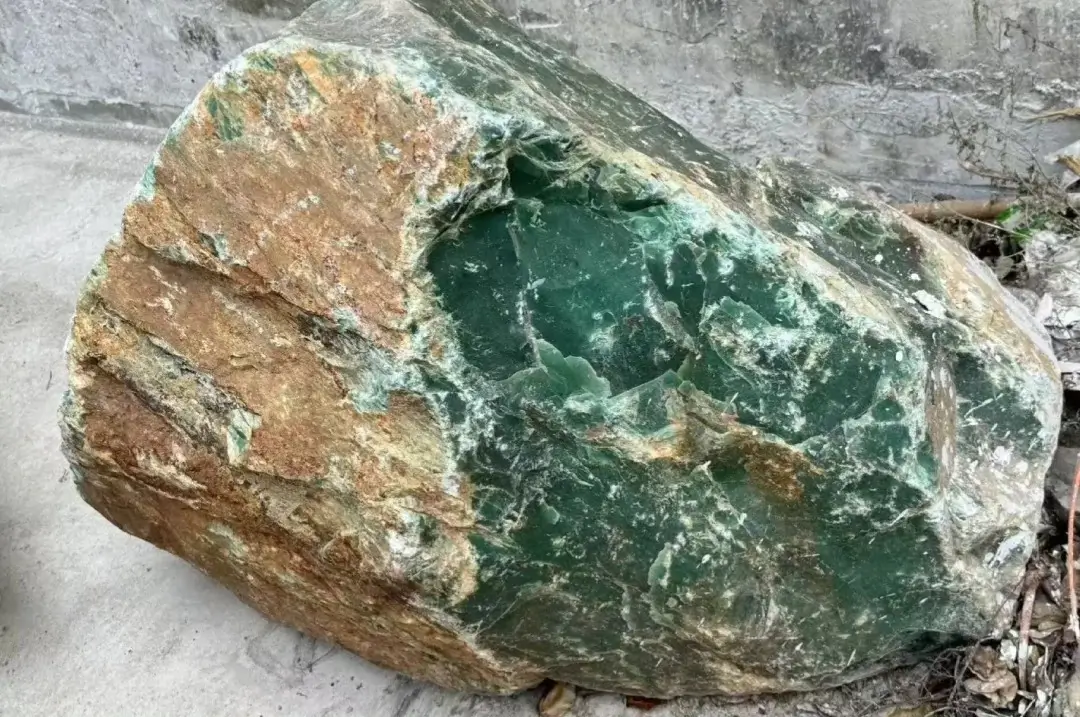 Raw Dulong Jade Rough - Natural Chinese quartzite stone with green fuchsite inclusions, often used as a jadeite alternative.
