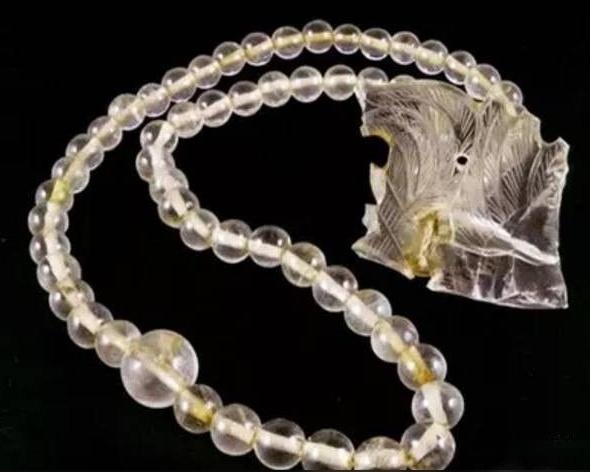 An ancient Chinese crystal artifact: a Northern Song crystal necklace, appreciated for their craftsmanship.