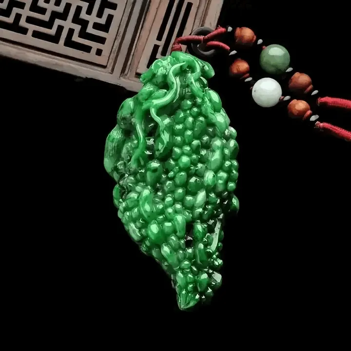 Peonyjewels dry green jadeite pendant, rich in chromium, high density with distinctive texture