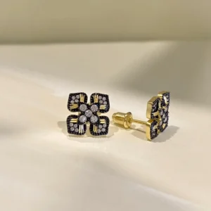 Vintage 925 silver stud earrings with a four-leaf clover design for versatile face shapes.