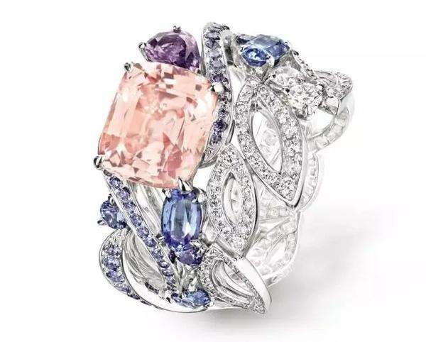 CHAUMET La Nature de Chaumet 18K white gold ring featuring a rare, high-carat Padparadscha fancy colored sapphires.