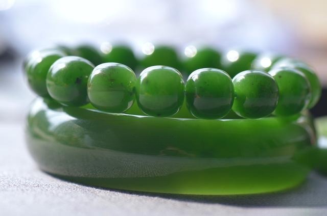 PeonyJewels jewelry with mature, dense structure.