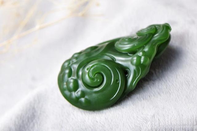 PeonyJewels regal Spinach Green Nephrite Ruyi pendant.