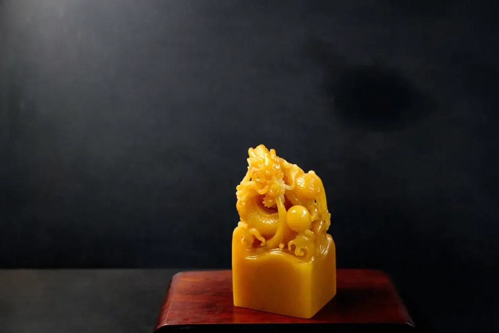 Shoushan Furong stone seal carved with a majestic dragon motif.