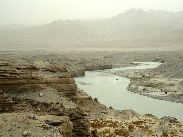 The Yurungkash River, the primary source of authentic Hetian Jade Types.