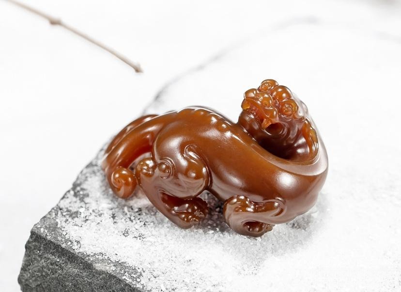 Master-carved Sugar Jade auspicious beast by Xu Yonggang.