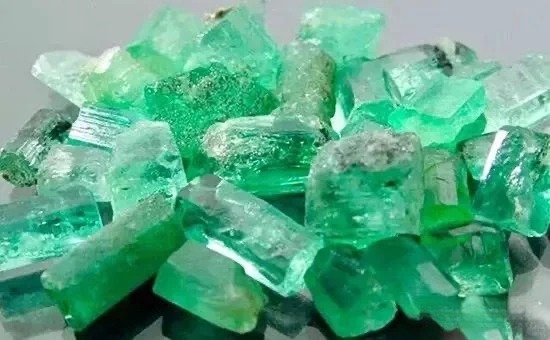 Massive 380kg Brazilian emerald specimen, the largest recorded raw crystal ever discovered.